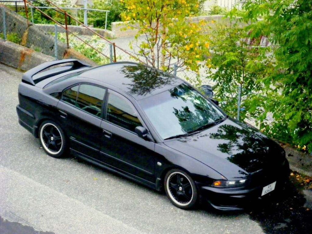 caption-mitsubishi-galant-gazing-into-the-sunset-tkdxatf26tig4wv2